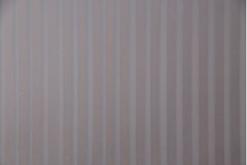 明治期の格子蔵戸をリペア&カスタム!設置場所に合わせてリサイズ。格子裏にスリガラスを入れ込み、戸車・サムターン錠、引き手を取り付け。現状の色に赤味を足した色味に着色し仕上げ。(引き戸、玄関戸、建具)