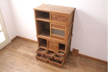 重ね箪笥をリペア&カスタム!ストリップド(剥離)加工を施し、蜜蝋ワックス仕上げ。(収納棚、戸棚、水屋箪笥、キャビネット)