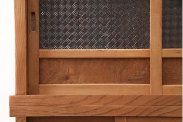 重ね箪笥をリペア&カスタム!ストリップド(剥離)加工を施し、蜜蝋ワックス仕上げ。(収納棚、戸棚、水屋箪笥、キャビネット)