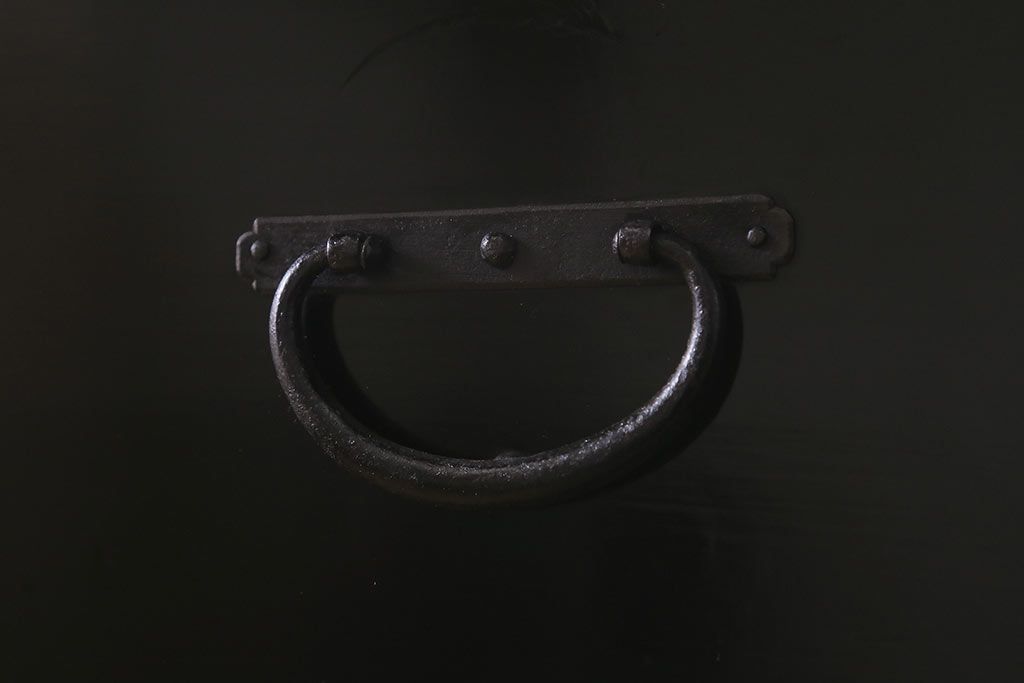 漆絵が施された明治大正期の重ね箪笥の見た目を変えずに綺麗にリペア!カシュー塗装仕上げ。(アート家具、アート箪笥、収納箪笥、時代箪笥、向日葵、ひまわり)