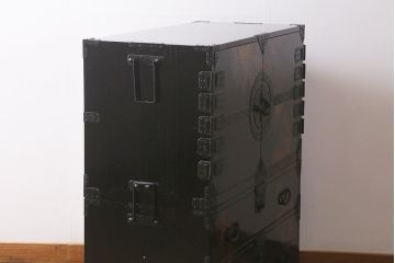 漆絵が施された明治大正期の重ね箪笥の見た目を変えずに綺麗にリペア!カシュー塗装仕上げ。(アート家具、アート箪笥、収納箪笥、時代箪笥、向日葵、ひまわり)