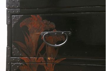 漆絵が施された明治大正期の重ね箪笥の見た目を変えずに綺麗にリペア!カシュー塗装仕上げ。(アート家具、アート箪笥、収納箪笥、時代箪笥、向日葵、ひまわり)