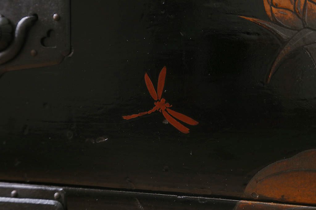 漆絵が施された明治大正期の重ね箪笥の見た目を変えずに綺麗にリペア!カシュー塗装仕上げ。(アート家具、アート箪笥、収納箪笥、時代箪笥、向日葵、ひまわり)