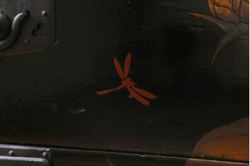 漆絵が施された明治大正期の重ね箪笥の見た目を変えずに綺麗にリペア!カシュー塗装仕上げ。(アート家具、アート箪笥、収納箪笥、時代箪笥、向日葵、ひまわり)