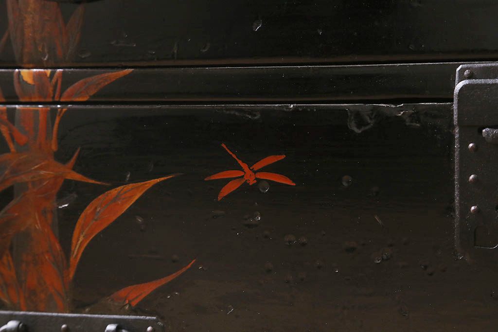 漆絵が施された明治大正期の重ね箪笥の見た目を変えずに綺麗にリペア!カシュー塗装仕上げ。(アート家具、アート箪笥、収納箪笥、時代箪笥、向日葵、ひまわり)