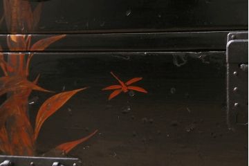 漆絵が施された明治大正期の重ね箪笥の見た目を変えずに綺麗にリペア!カシュー塗装仕上げ。(アート家具、アート箪笥、収納箪笥、時代箪笥、向日葵、ひまわり)