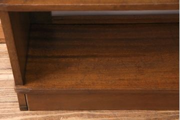本棚の見た目を変えずに綺麗にリペア!1トーン落ち着いた色味に着色し仕上げ。(オープンシェルフ、シェルフ)