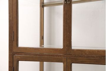 縦型パンケースをリペア&カスタム!下段扉・棚板は上段と同デザインで新たに製作。欠損した取っ手と上下段それぞれにLED照明の取り付け。(ガラスケース、ショーケース、陳列棚)