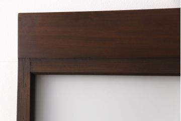 ガラス戸2枚をリペア&カスタム!設置場所に合わせてリサイズ。戸車、引き手を取り付け。ガラスを星ガラス・すりガラス・ダイヤガラス・モールガラスに変更。当店商品を参考に着色し仕上げ。(引き戸、建具)