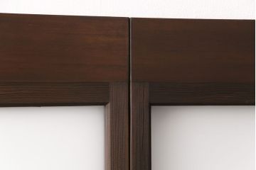 ガラス戸2枚をリペア&カスタム!設置場所に合わせてリサイズ。戸車、引き手を取り付け。ガラスを星ガラス・すりガラス・ダイヤガラス・モールガラスに変更。当店商品を参考に着色し仕上げ。(引き戸、建具)