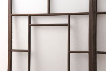 ガラス戸2枚をリペア&カスタム!設置場所に合わせてリサイズ。戸車、引き手を取り付け。ガラスを星ガラス・すりガラス・ダイヤガラス・モールガラスに変更。当店商品を参考に着色し仕上げ。(引き戸、建具)