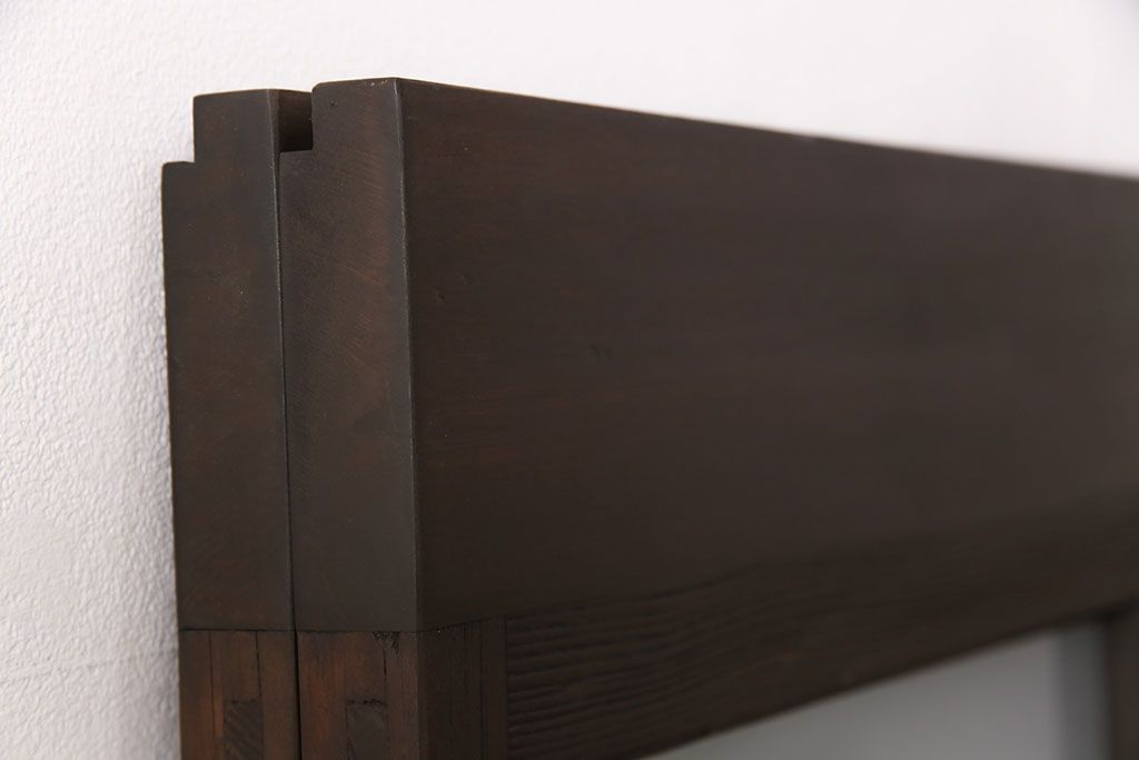 ガラス戸2枚をリペア&カスタム!設置場所に合わせてリサイズ。戸車、引き手を取り付け。ガラスを星ガラス・すりガラス・ダイヤガラス・モールガラスに変更。当店商品を参考に着色し仕上げ。(引き戸、建具)