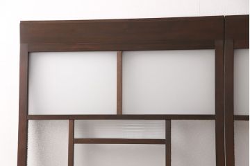 ガラス戸2枚をリペア&カスタム!設置場所に合わせてリサイズ。戸車、引き手を取り付け。ガラスを星ガラス・すりガラス・ダイヤガラス・モールガラスに変更。当店商品を参考に着色し仕上げ。(引き戸、建具)