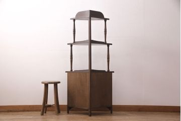 大正期のコーナーキャビネットの見た目を変えずに綺麗にリペア!埋め木部分を本体に合わせて着色し仕上げ。(隅棚、収納棚)
