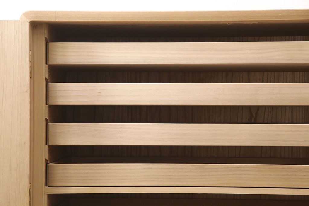 加茂総桐箪笥の見た目を変えずに綺麗にリペア!高品質リペアを施し、木地色仕上げ。(総桐たんす、衣装箪笥、着物箪笥、和タンス)