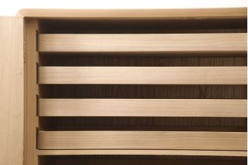 加茂総桐箪笥の見た目を変えずに綺麗にリペア!高品質リペアを施し、木地色仕上げ。(総桐たんす、衣装箪笥、着物箪笥、和タンス)