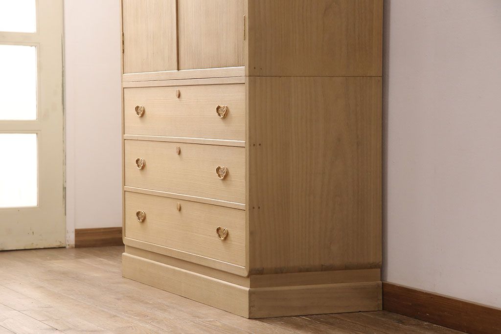 加茂総桐箪笥の見た目を変えずに綺麗にリペア!高品質リペアを施し、木地色仕上げ。(総桐たんす、衣装箪笥、着物箪笥、和タンス)