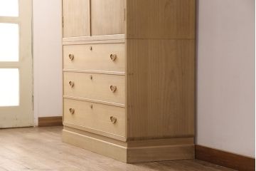 加茂総桐箪笥の見た目を変えずに綺麗にリペア!高品質リペアを施し、木地色仕上げ。(総桐たんす、衣装箪笥、着物箪笥、和タンス)