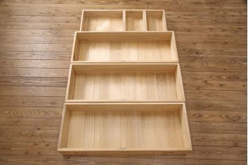 加茂総桐箪笥の見た目を変えずに綺麗にリペア!高品質リペアを施し、木地色仕上げ。(総桐たんす、衣装箪笥、着物箪笥、和タンス)