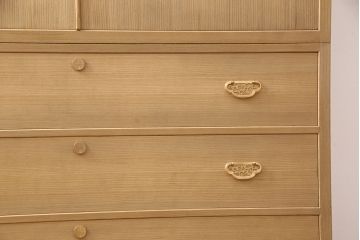 加茂総桐箪笥の見た目を変えずに綺麗にリペア!高品質リペアを施し、木地色仕上げ。(総桐たんす、衣装箪笥、着物箪笥、和タンス)