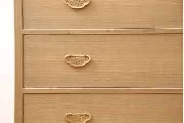 加茂総桐箪笥の見た目を変えずに綺麗にリペア!高品質リペアを施し、木地色仕上げ。(総桐たんす、衣装箪笥、着物箪笥、和タンス)