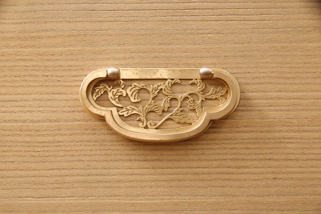 加茂総桐箪笥の見た目を変えずに綺麗にリペア!高品質リペアを施し、木地色仕上げ。(総桐たんす、衣装箪笥、着物箪笥、和タンス)