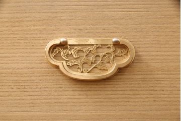 加茂総桐箪笥の見た目を変えずに綺麗にリペア!高品質リペアを施し、木地色仕上げ。(総桐たんす、衣装箪笥、着物箪笥、和タンス)