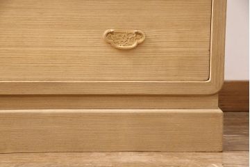 加茂総桐箪笥の見た目を変えずに綺麗にリペア!高品質リペアを施し、木地色仕上げ。(総桐たんす、衣装箪笥、着物箪笥、和タンス)