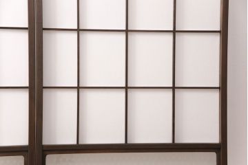 升格子の障子戸2枚をリペア&カスタム!高さ・幅をリサイズ。ガラスを麻の葉模様ガラスに入れ替え。濃い茶色で着色し仕上げ。(引き戸、建具)