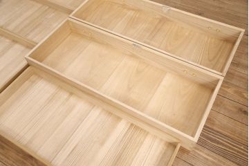 桐箪笥の見た目を変えずに綺麗にリペア!木地色・蜜蝋ワックス仕上げ。(収納箪笥、整理箪笥、衣装箪笥、和タンス、着物箪笥、桐たんす)