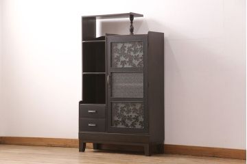 本箱をリペア&カスタム!斜め角の脚を取り付け。前面を天板の色味に合わせてペイント。(収納棚、戸棚、キャビネット)