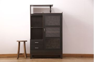 本箱をリペア&カスタム!斜め角の脚を取り付け。前面を天板の色味に合わせてペイント。(収納棚、戸棚、キャビネット)