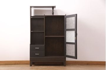 本箱をリペア&カスタム!斜め角の脚を取り付け。前面を天板の色味に合わせてペイント。(収納棚、戸棚、キャビネット)