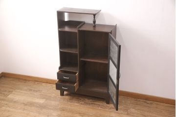 本箱をリペア&カスタム!斜め角の脚を取り付け。前面を天板の色味に合わせてペイント。(収納棚、戸棚、キャビネット)