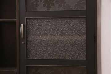 本箱をリペア&カスタム!斜め角の脚を取り付け。前面を天板の色味に合わせてペイント。(収納棚、戸棚、キャビネット)