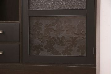 本箱をリペア&カスタム!斜め角の脚を取り付け。前面を天板の色味に合わせてペイント。(収納棚、戸棚、キャビネット)