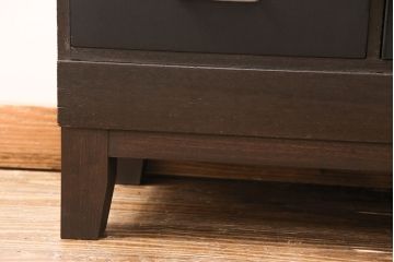 本箱をリペア&カスタム!斜め角の脚を取り付け。前面を天板の色味に合わせてペイント。(収納棚、戸棚、キャビネット)