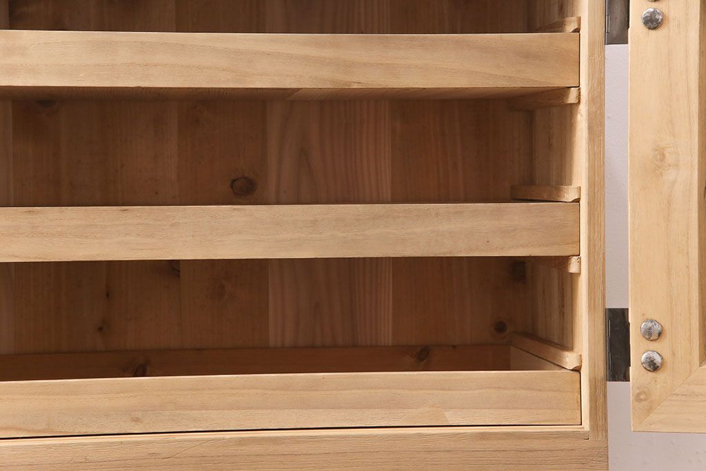 桐箪笥の見た目を変えずに綺麗にリペア!房の交換。木地色・蜜蝋ワックス仕上げ。(収納箪笥、整理箪笥、衣装箪笥、着物箪笥、和タンス、桐たんす)