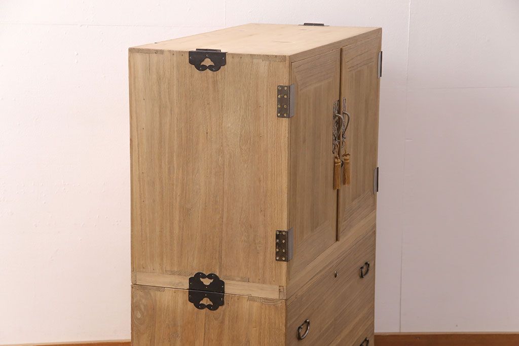 桐箪笥の見た目を変えずに綺麗にリペア!房の交換。木地色・蜜蝋ワックス仕上げ。(収納箪笥、整理箪笥、衣装箪笥、着物箪笥、和タンス、桐たんす)