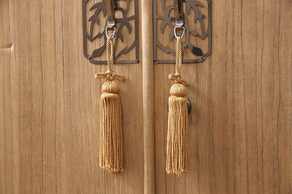 桐箪笥の見た目を変えずに綺麗にリペア!房の交換。木地色・蜜蝋ワックス仕上げ。(収納箪笥、整理箪笥、衣装箪笥、着物箪笥、和タンス、桐たんす)