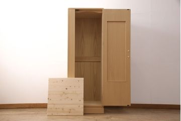 ワードローブをリペア&カスタム!ポールを取り外し、可動式の棚板を設置。(洋服タンス、桐箪笥、桐たんす)