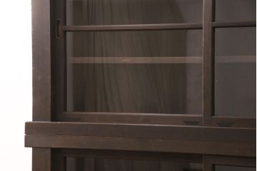 明治大正期の水屋箪笥キャビネットをリペア&カスタム!可動式の棚板を設置し、クリアガラスへ入れ替え。濃い茶色で着色し仕上げ。(食器棚、収納棚、戸棚)