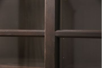 明治大正期の水屋箪笥キャビネットをリペア&カスタム!可動式の棚板を設置し、クリアガラスへ入れ替え。濃い茶色で着色し仕上げ。(食器棚、収納棚、戸棚)