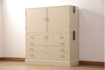 総桐箪笥をリペア&カスタム!三段重ねから中・下段のみの仕様に変更。中段上部の金具を取り外し、穴埋め加工。砥粉仕上げ。(衣装箪笥、着物箪笥、和タンス、桐たんす)