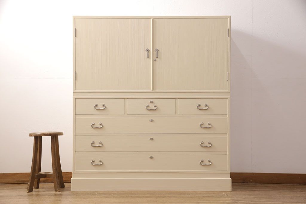 総桐箪笥をリペア&カスタム!三段重ねから中・下段のみの仕様に変更。中段上部の金具を取り外し、穴埋め加工。砥粉仕上げ。(衣装箪笥、着物箪笥、和タンス、桐たんす)