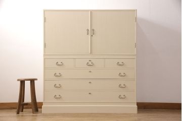 総桐箪笥をリペア&カスタム!三段重ねから中・下段のみの仕様に変更。中段上部の金具を取り外し、穴埋め加工。砥粉仕上げ。(衣装箪笥、着物箪笥、和タンス、桐たんす)