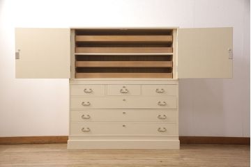 総桐箪笥をリペア&カスタム!三段重ねから中・下段のみの仕様に変更。中段上部の金具を取り外し、穴埋め加工。砥粉仕上げ。(衣装箪笥、着物箪笥、和タンス、桐たんす)