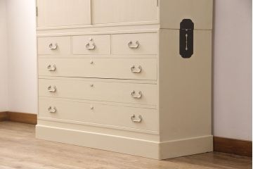 総桐箪笥をリペア&カスタム!三段重ねから中・下段のみの仕様に変更。中段上部の金具を取り外し、穴埋め加工。砥粉仕上げ。(衣装箪笥、着物箪笥、和タンス、桐たんす)