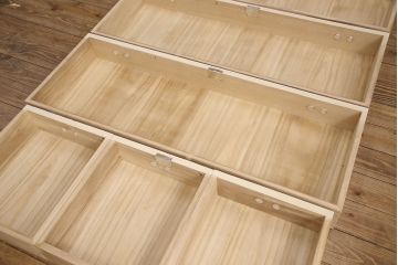 総桐箪笥をリペア&カスタム!三段重ねから中・下段のみの仕様に変更。中段上部の金具を取り外し、穴埋め加工。砥粉仕上げ。(衣装箪笥、着物箪笥、和タンス、桐たんす)