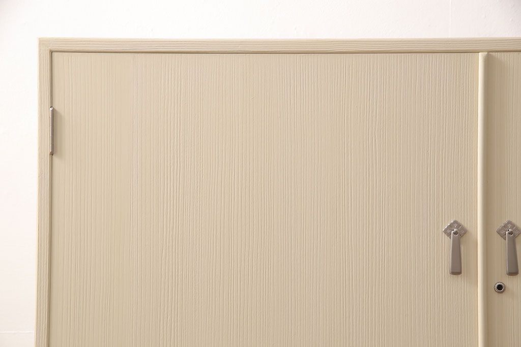 総桐箪笥をリペア&カスタム!三段重ねから中・下段のみの仕様に変更。中段上部の金具を取り外し、穴埋め加工。砥粉仕上げ。(衣装箪笥、着物箪笥、和タンス、桐たんす)